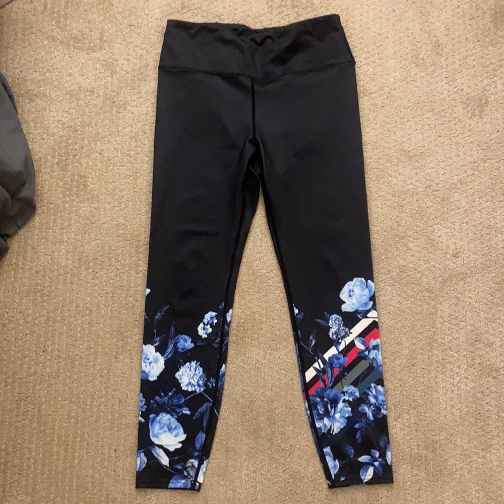 EVB Leggings (M) Black with Floral Print